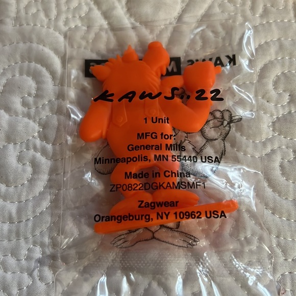 Set of 4, KAWS Monsters, new‎ - Picture 9 of 10